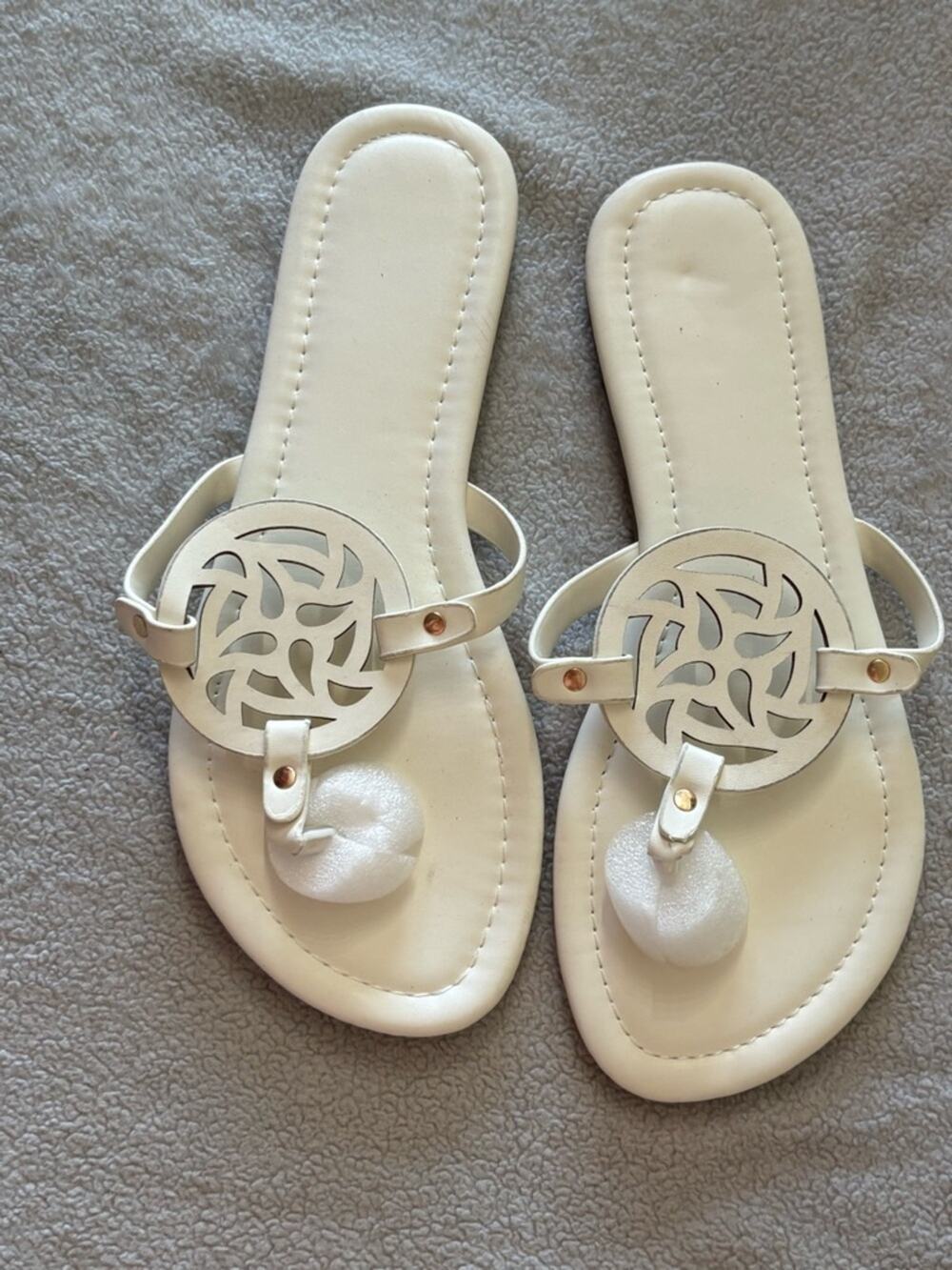 White Cutout Medallion Thong Sandals EU 38 US 7.5 8 Summer Flat New